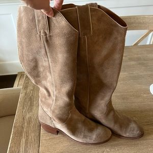 Frye Carson Suede Boots size 9 never been worn